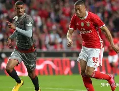 包含今晨体能课后，本菲卡队长鼓劲备战葡超，质疑声仍在，控场能力受关注的词条