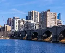 包含波士顿凯尔特人训练开放日；加时末段回应争议引欢呼；欧超杯在即；球探报告显示潜力的词条