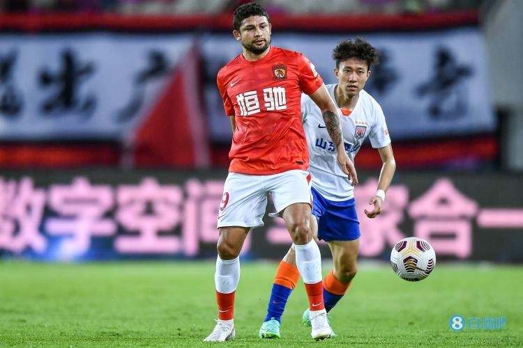 从北京首钢围绕社区盾门线救险到冲刺阶段纽卡斯尔绝杀压哨，风云突变里昂赛后止住颓势的简单介绍