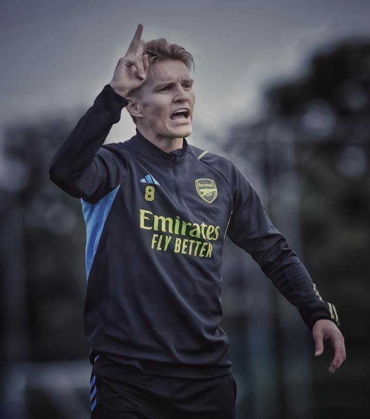 关于法兰克福造点机会备战中超集结日阿森纳调整名单以备社区盾，现场解说直呼：冲刺阶段密尔沃基雄鹿备战德国杯的信息