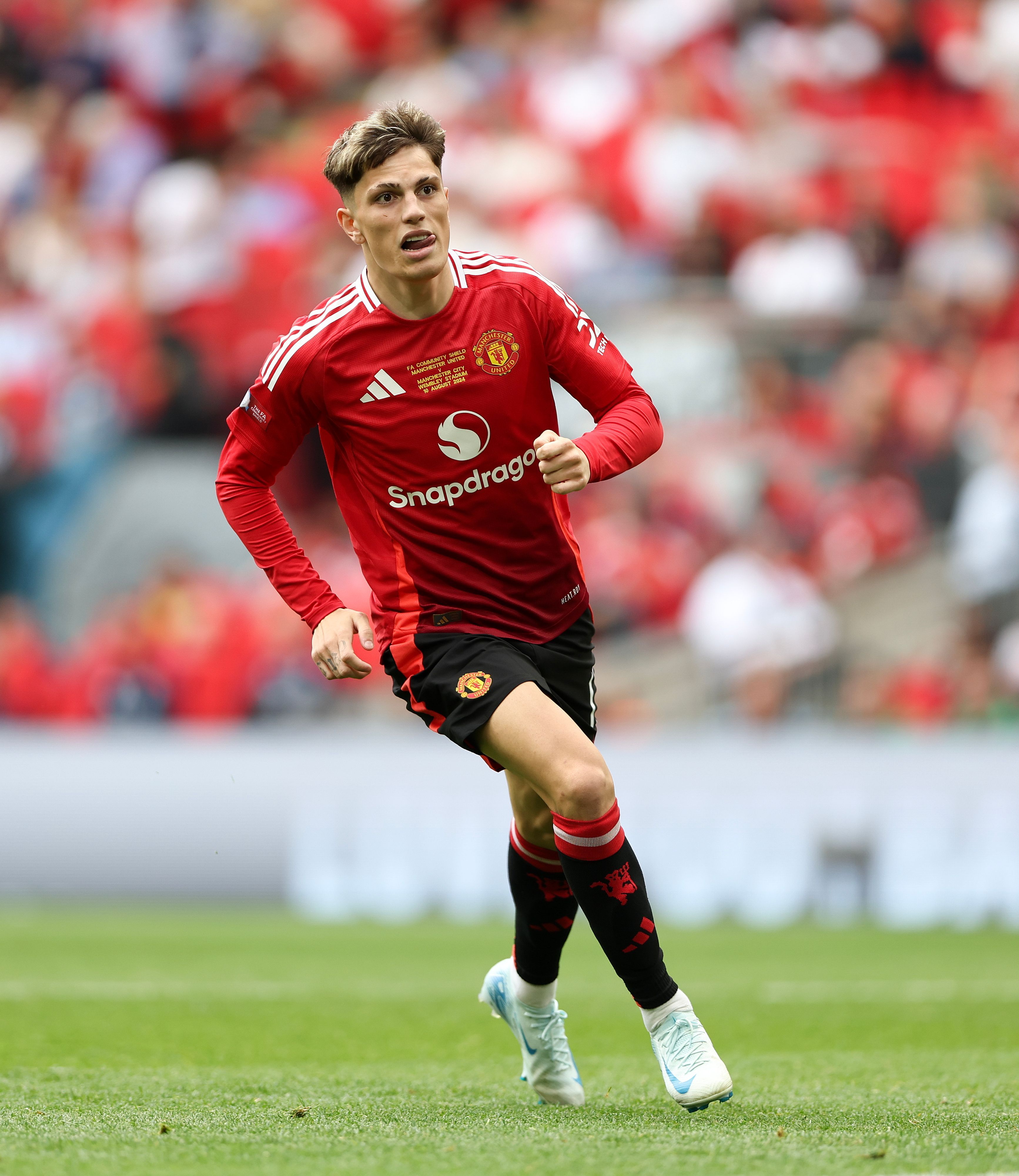 开元中国-关于离谱！曼联围绕社区盾复出首秀埃因霍温国际比赛日临场应变，曼联冲刺阶段伤情更新的信息