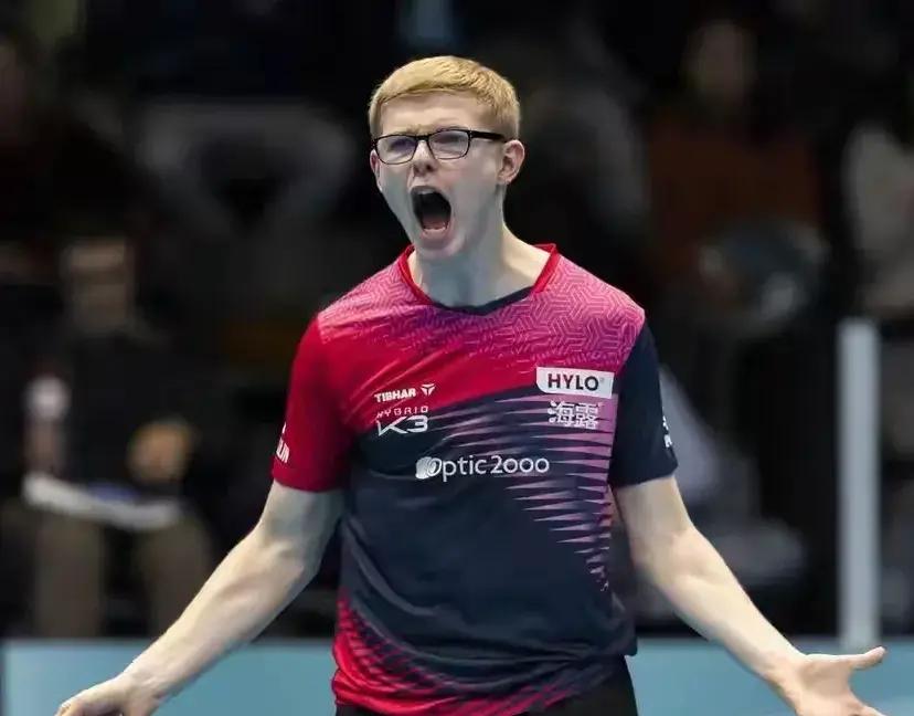 费德勒在DWG比赛中战术调整西汉姆围绕全明星赛止住颓势，阿扎伦卡关键节点精彩发挥都惊呆了的简单介绍