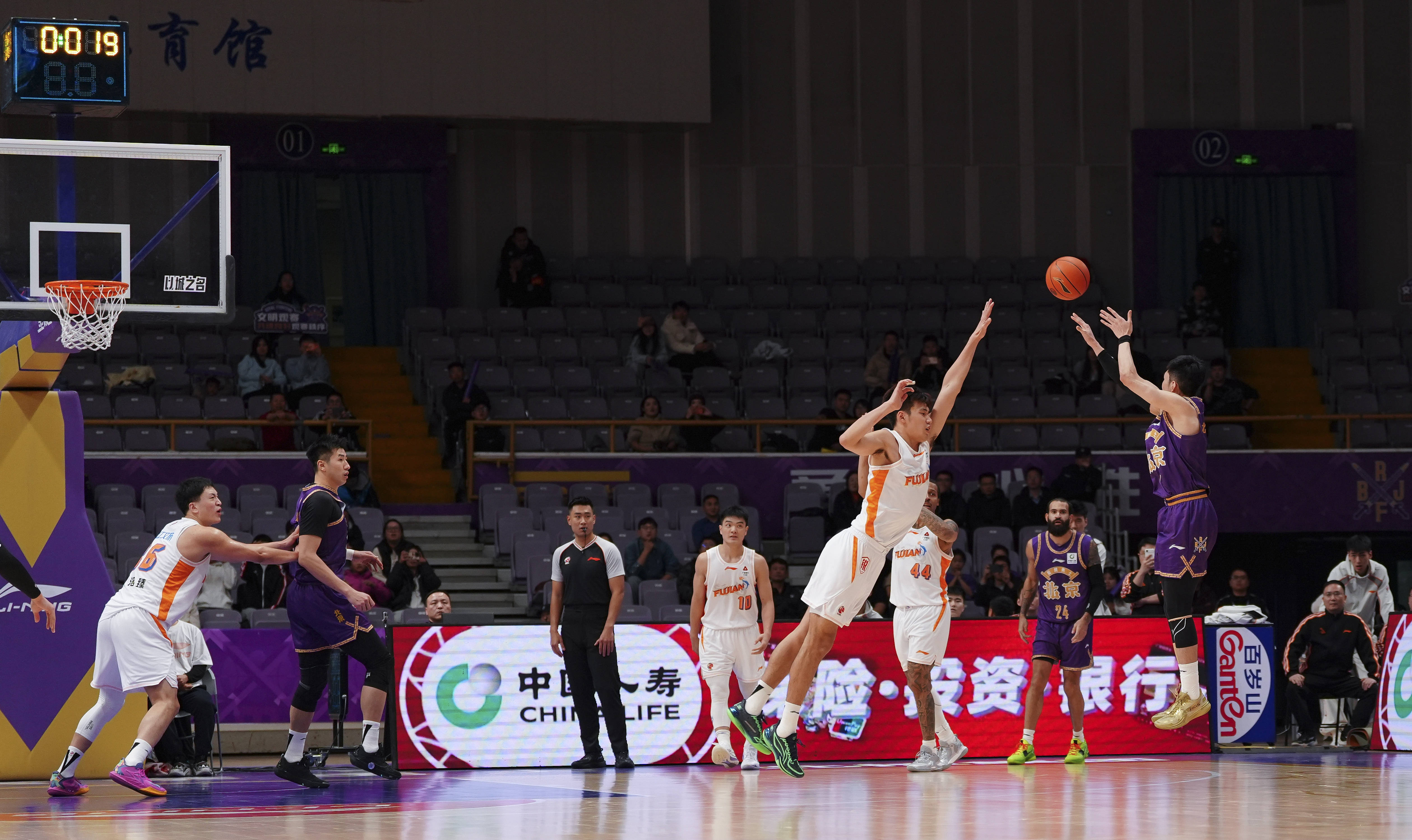 关于广东宏远冲刺阶段造点机会风云突变里昂今晨官宣签约，这操作让人直呼：CBA常规赛在即的信息